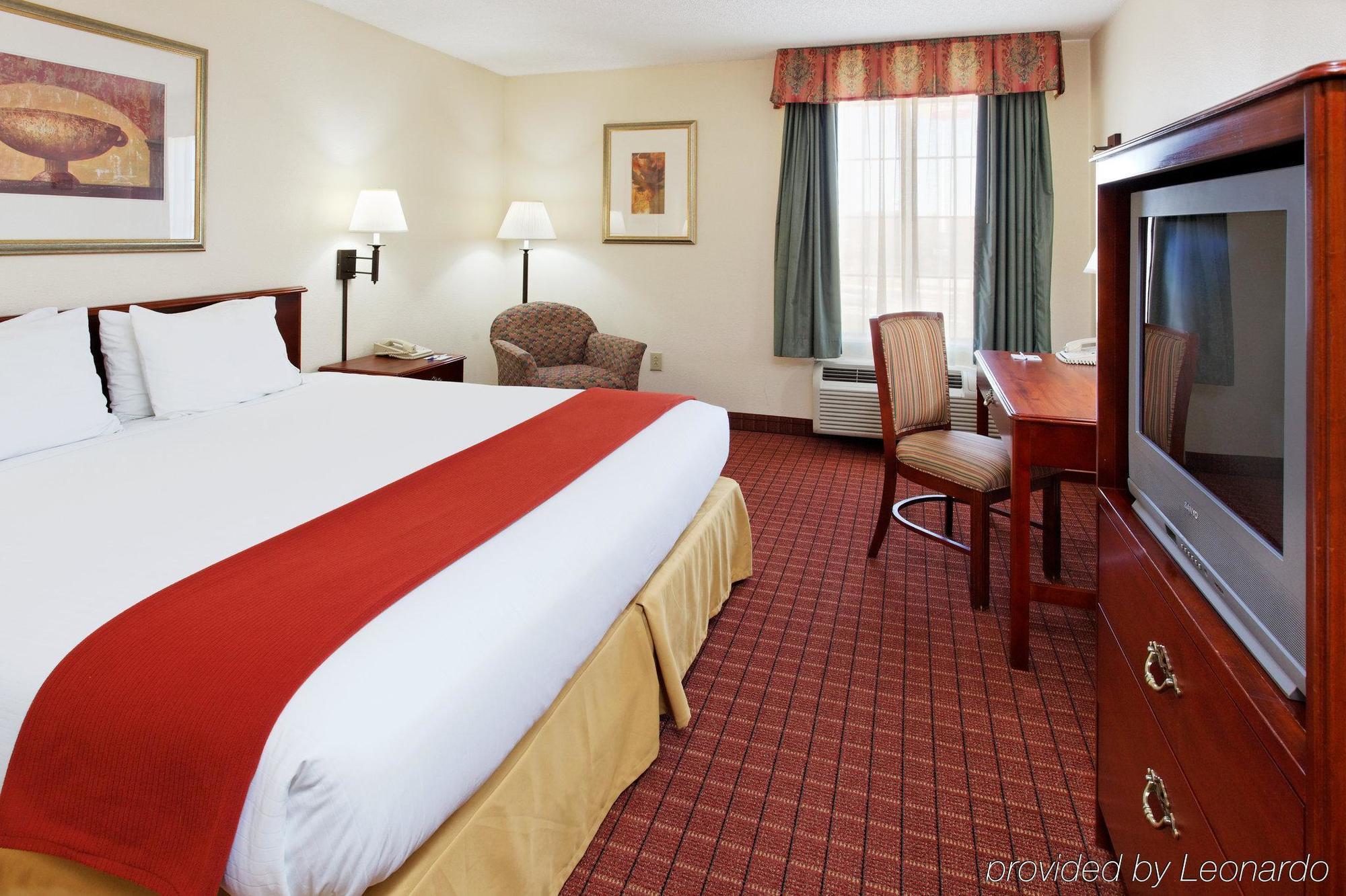 Holiday Inn Express & Suites Crossville, An Ihg Hotel Zimmer foto